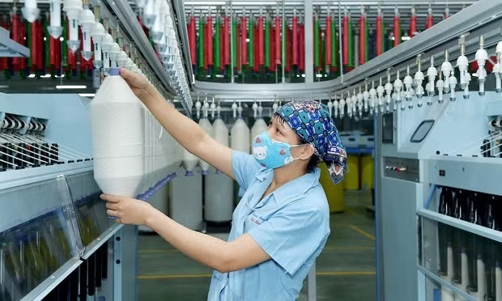 Base salary set to rise to 2.53 million VND from July 1